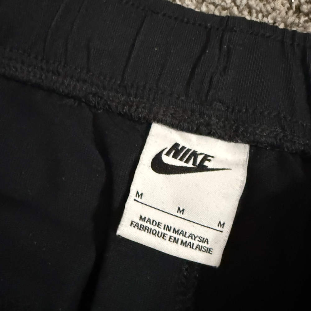 Nike joggers size M